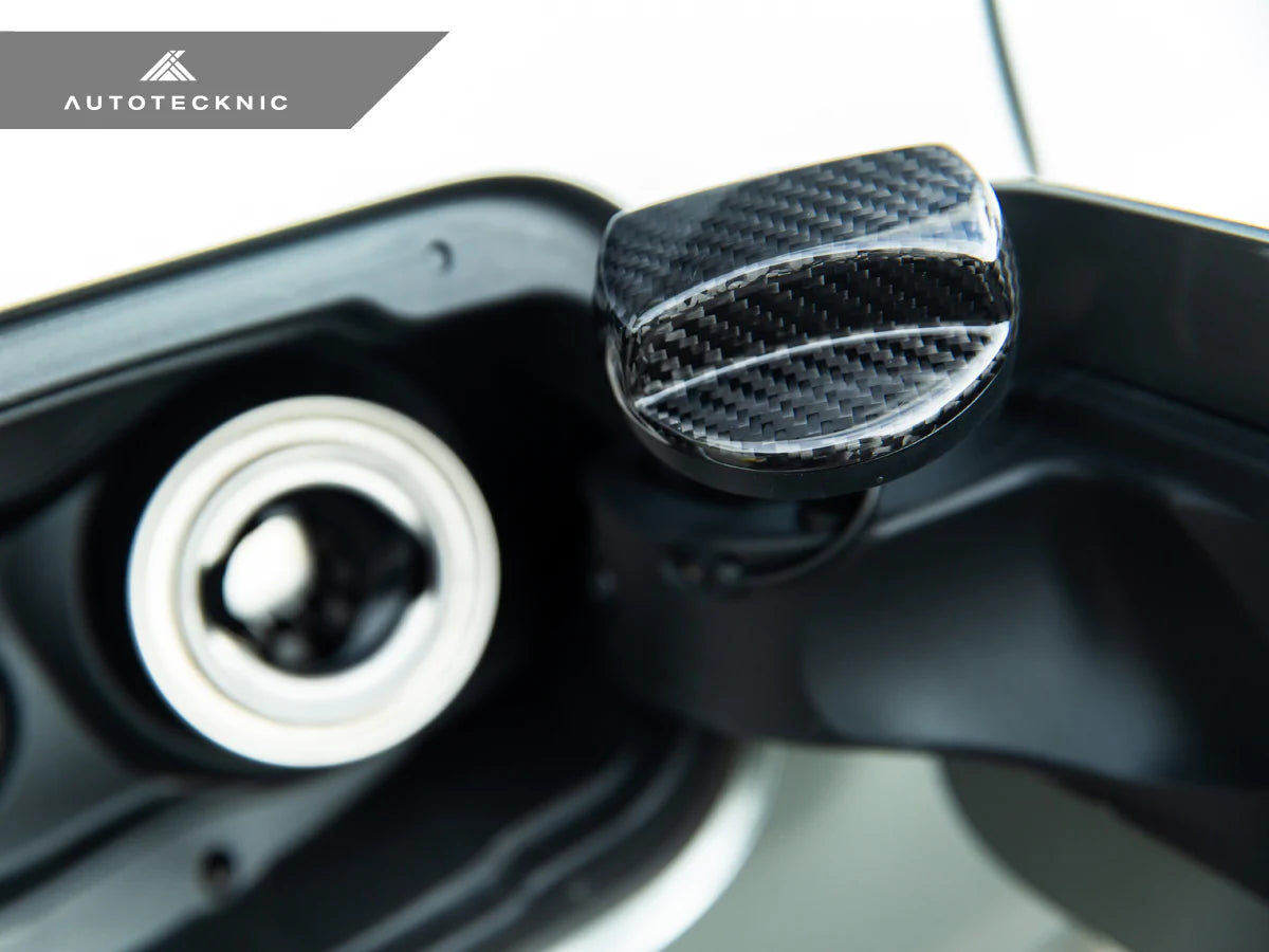 AUTOTECKNIC DRY CARBON COMPETITION FUEL CAP COVER - F80 M3 | F82 M4