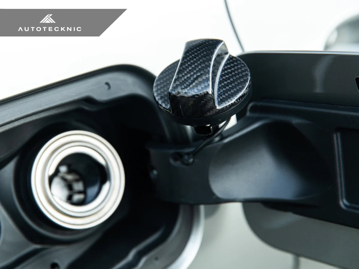 AUTOTECKNIC DRY CARBON COMPETITION FUEL CAP COVER - F80 M3 | F82 M4