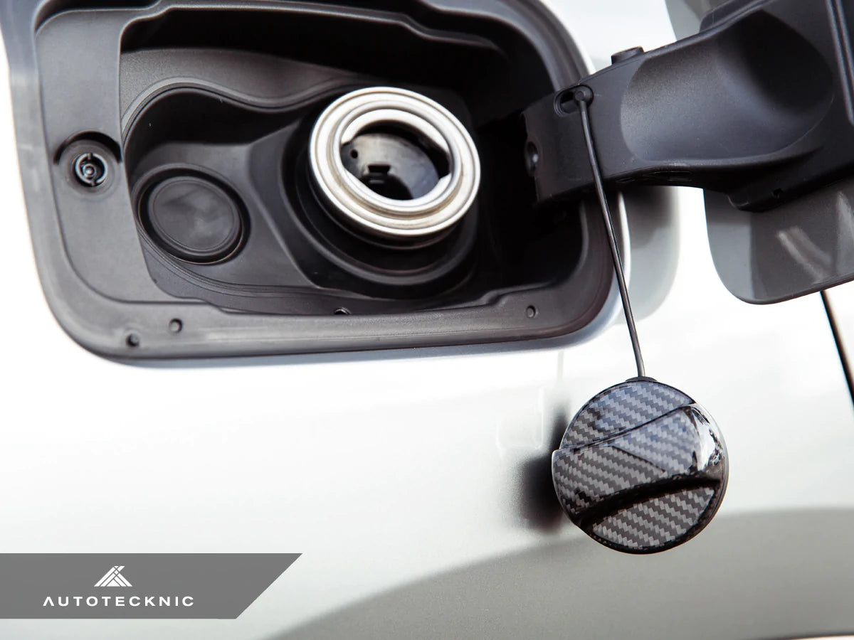 AUTOTECKNIC DRY CARBON COMPETITION FUEL CAP COVER - F80 M3 | F82 M4
